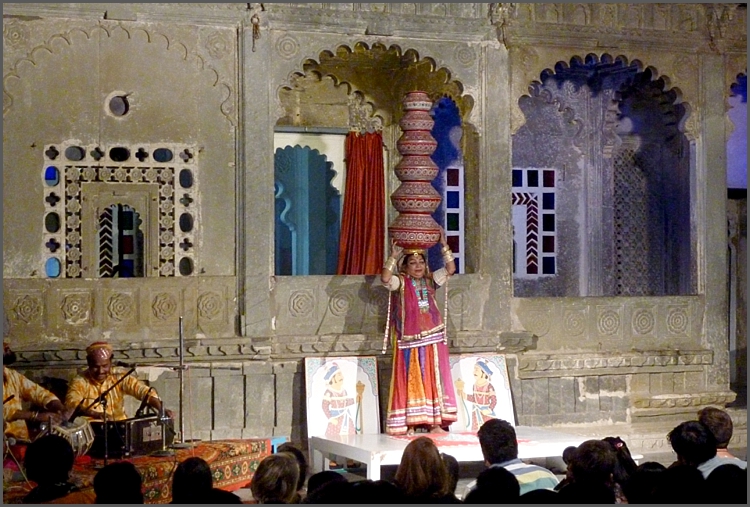 Finale at the evening show in Udaipur